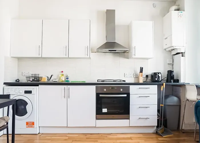Modern Cosy 2 Bedroom House In Tooting