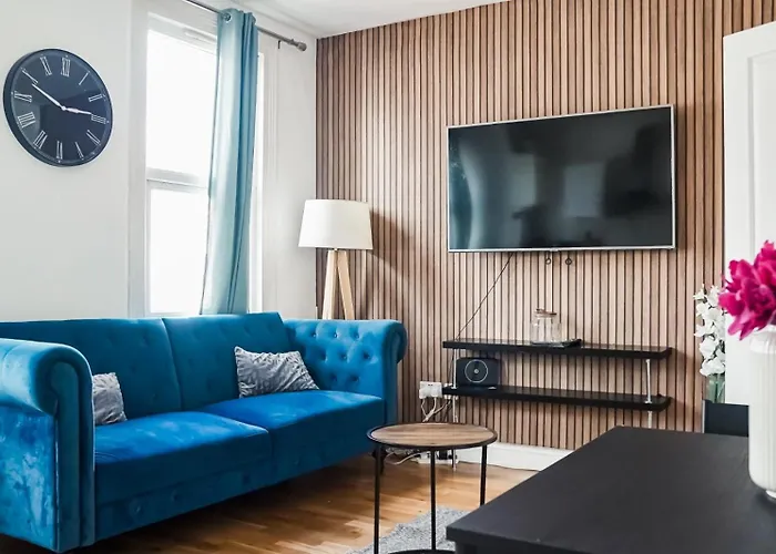 Modern Cosy 2 Bedroom House In Tooting